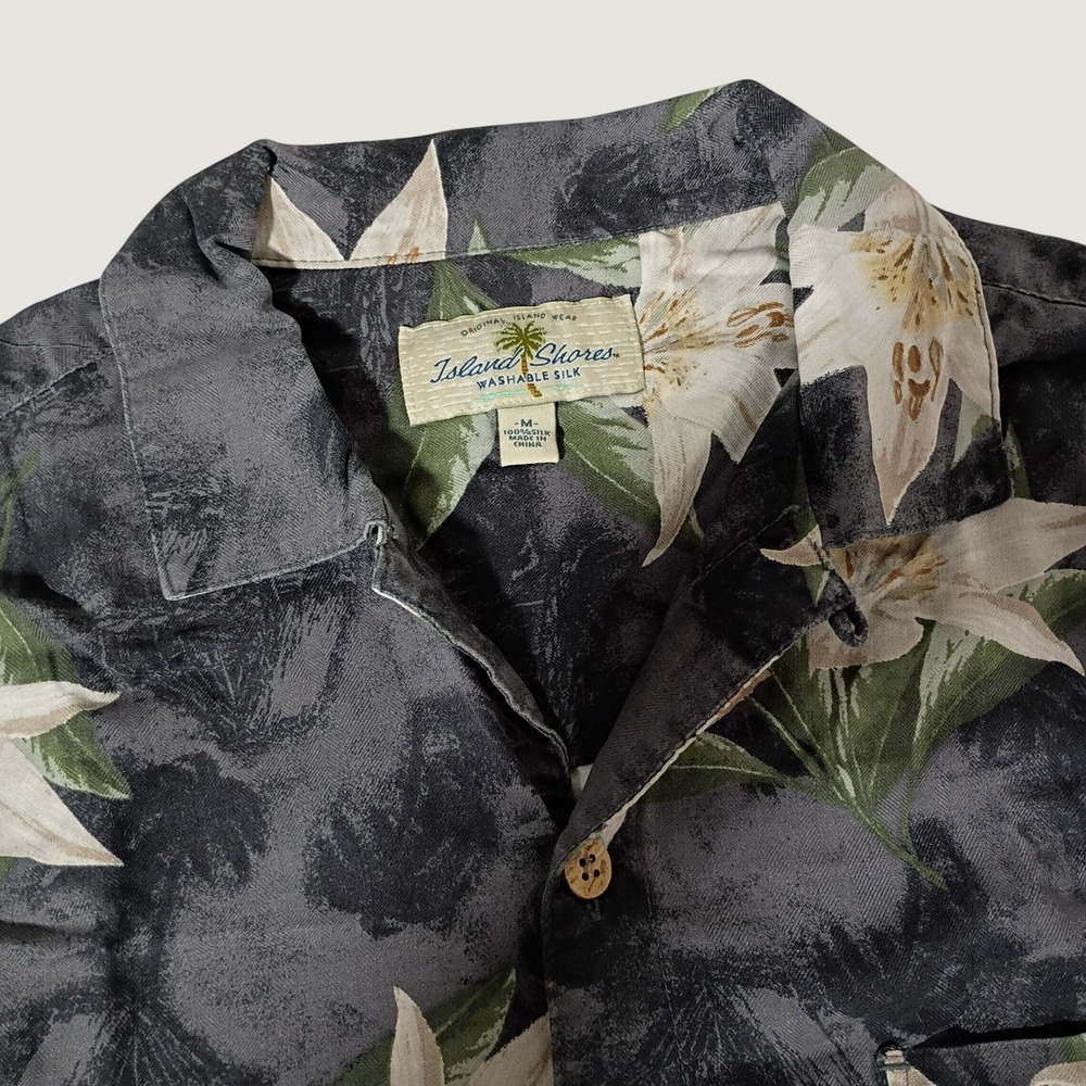 Island Shores Silk Hawaiian Shirt‎ Mens Medium Gray Floral Lily Tropical Camp M
